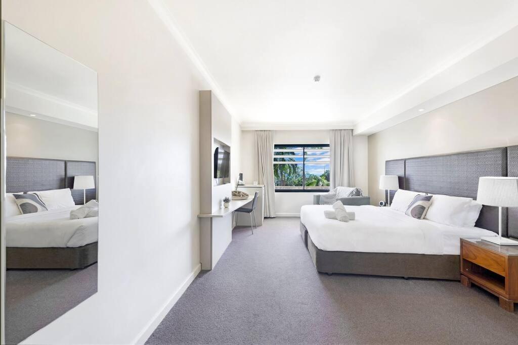 'Towering Palms' Resort-Style Apartment With A Separate Studio ดาร์วิน ภายนอก รูปภาพ