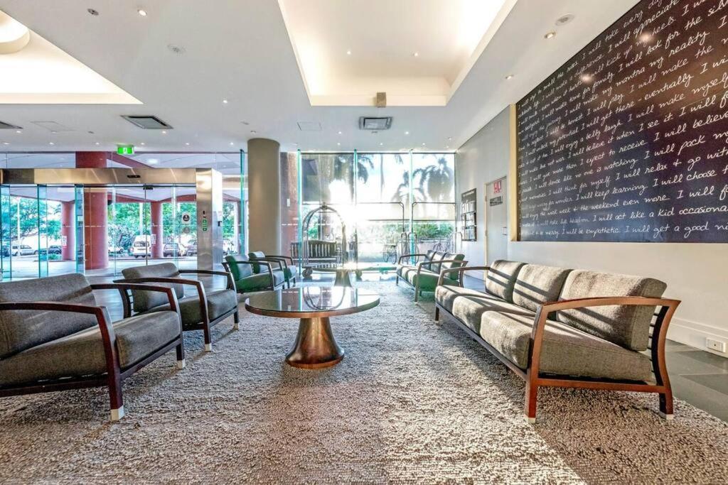 'Towering Palms' Resort-Style Apartment With A Separate Studio ดาร์วิน ภายนอก รูปภาพ